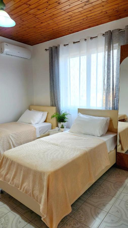Mia Guest House - Entire Home With Balcony & Garden Divjake Εξωτερικό φωτογραφία