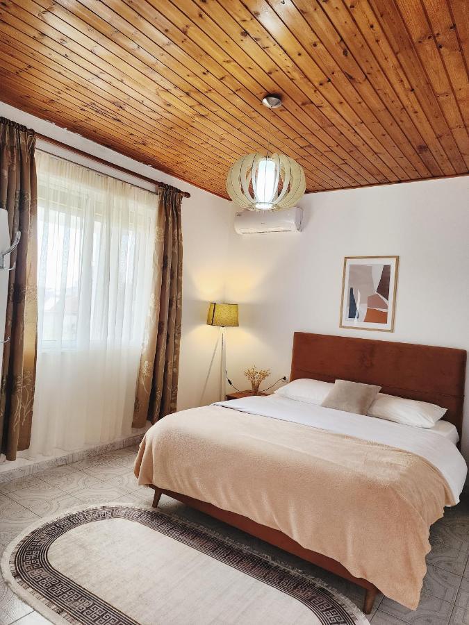 Mia Guest House - Entire Home With Balcony & Garden Divjake Εξωτερικό φωτογραφία