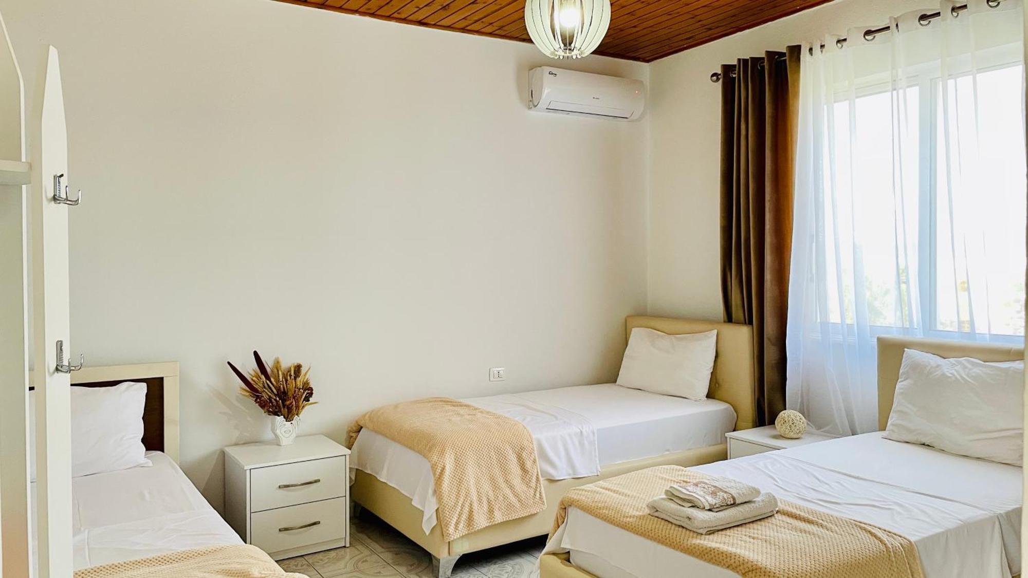 Mia Guest House - Entire Home With Balcony & Garden Divjake Εξωτερικό φωτογραφία